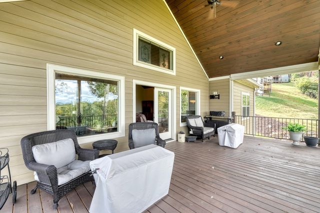 504 Ivy Log Heights Road, Young Harris, GA 30582