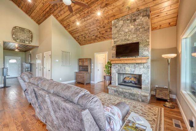 504 Ivy Log Heights Road, Young Harris, GA 30582