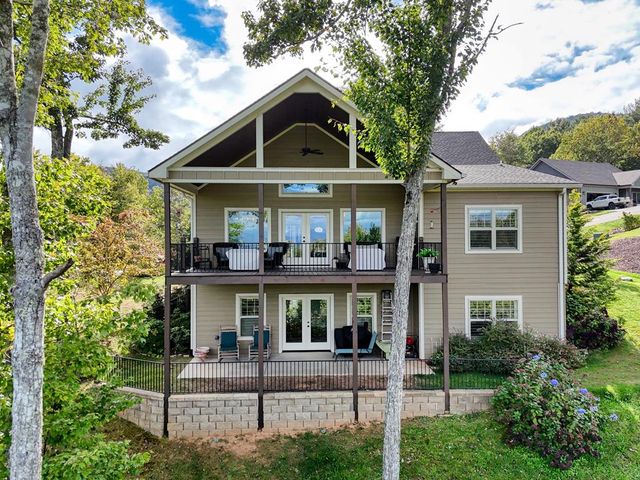 504 Ivy Log Heights Road, Young Harris, GA 30582