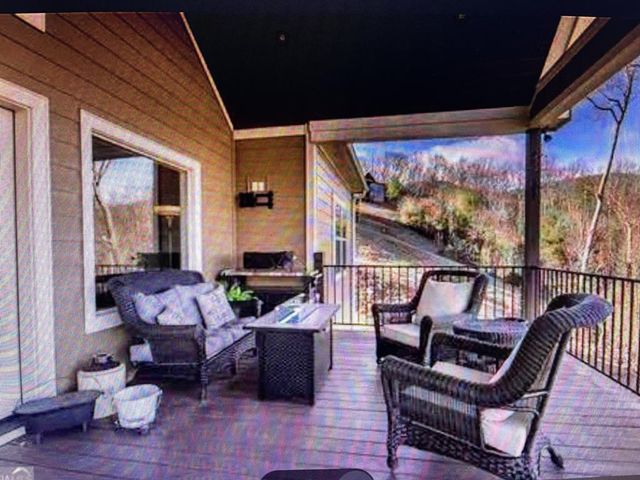 504 Ivy Log Heights Road, Young Harris, GA 30582