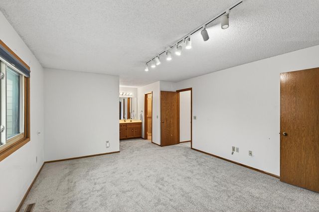 5357 Upper 147th Street W, Apple Valley, MN 55124