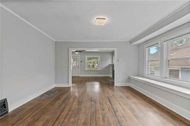 1310 S Maywood Avenue, Independence, MO 64052