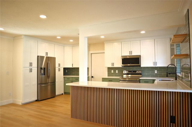 3530 25TH AVENUE N, St Petersburg, FL 33713