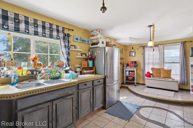 8100 Valley Highway, Vermontville, MI 49096