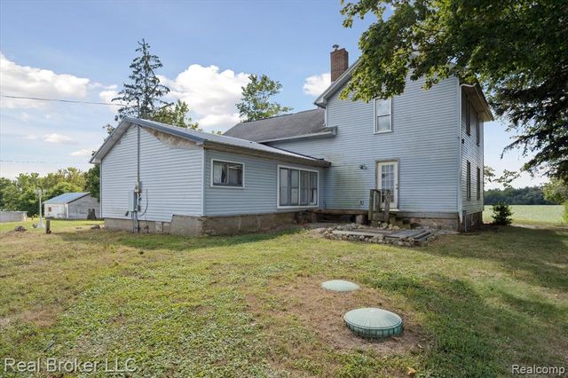 8100 Valley Highway, Vermontville, MI 49096