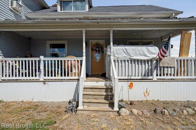 8100 Valley Highway, Vermontville, MI 49096