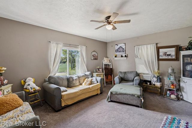 8100 Valley Highway, Vermontville, MI 49096