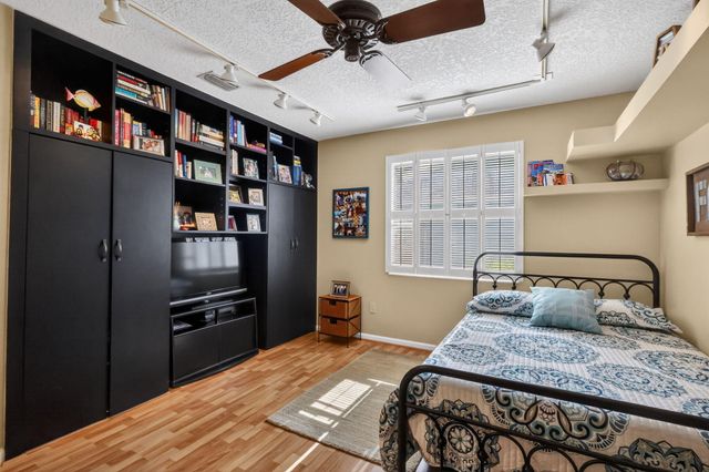 560 Juniper Place, Wellington, FL 33414