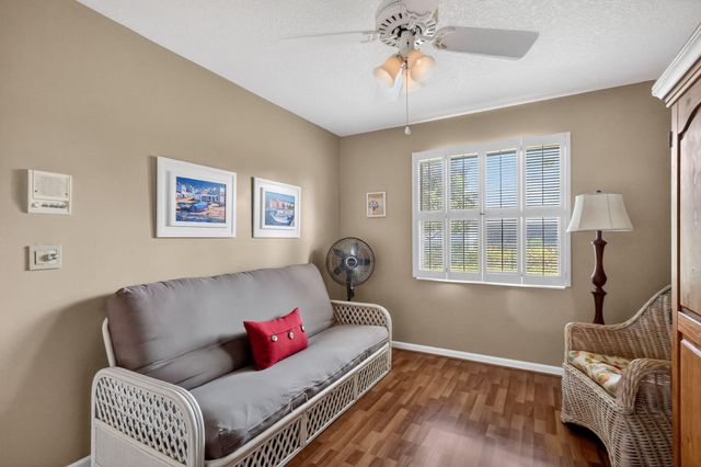 560 Juniper Place, Wellington, FL 33414