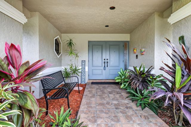 560 Juniper Place, Wellington, FL 33414