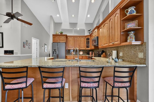 560 Juniper Place, Wellington, FL 33414