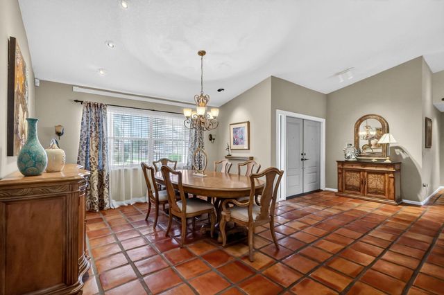 560 Juniper Place, Wellington, FL 33414