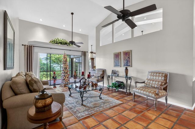 560 Juniper Place, Wellington, FL 33414