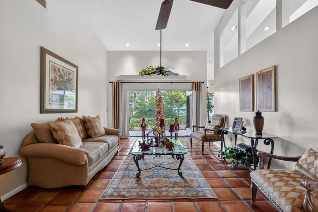 560 Juniper Place, Wellington, FL 33414