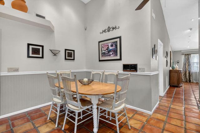 560 Juniper Place, Wellington, FL 33414