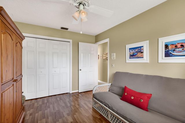 560 Juniper Place, Wellington, FL 33414