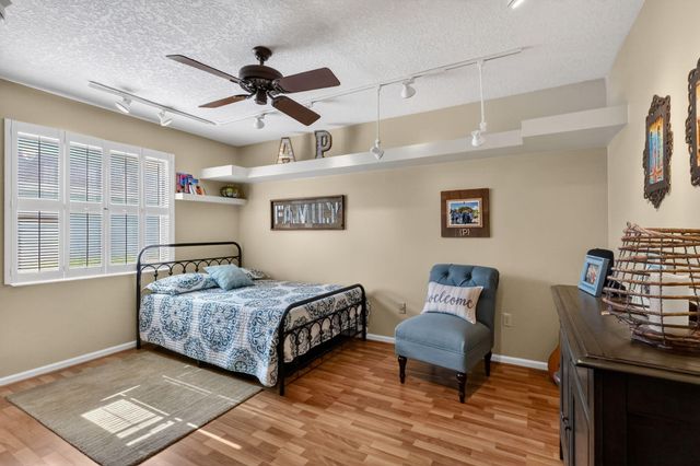 560 Juniper Place, Wellington, FL 33414