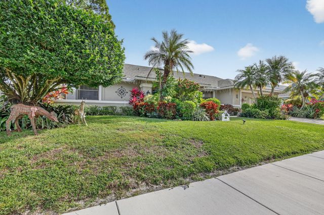 560 Juniper Place, Wellington, FL 33414