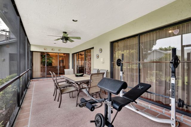 560 Juniper Place, Wellington, FL 33414