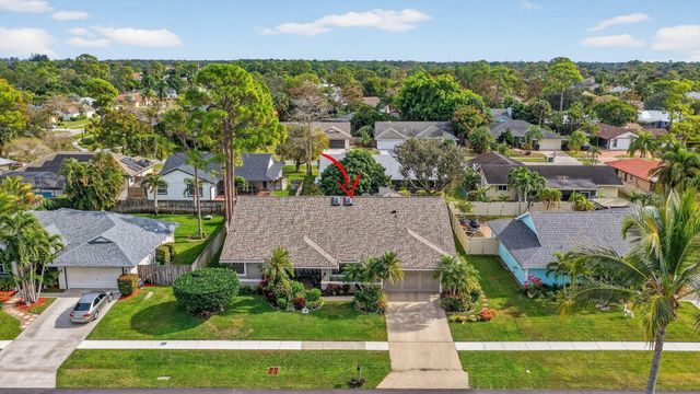 560 Juniper Place, Wellington, FL 33414