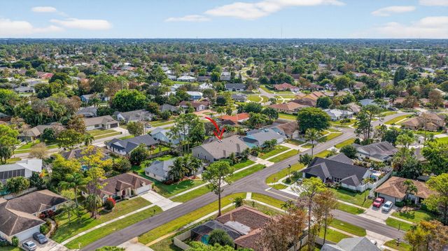 560 Juniper Place, Wellington, FL 33414