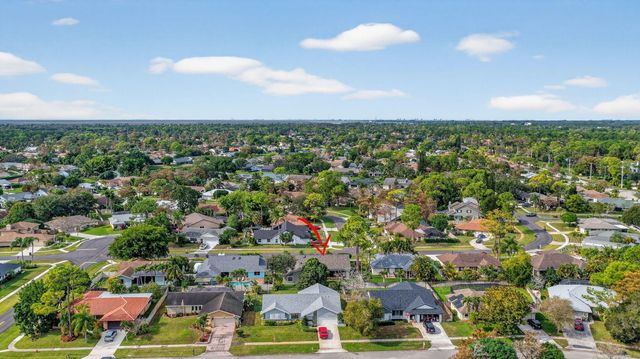 560 Juniper Place, Wellington, FL 33414