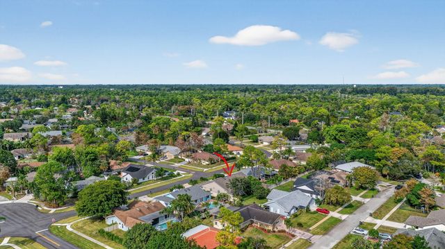 560 Juniper Place, Wellington, FL 33414