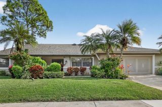 560 Juniper Place, Wellington, FL 33414