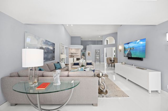10256 Spyglass Way, Boca Raton, FL 33498