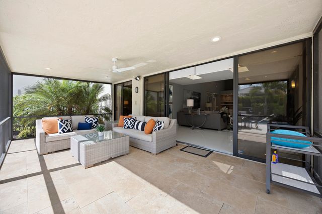 10256 Spyglass Way, Boca Raton, FL 33498