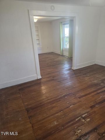 2873 Main Street, Surgoinsville, TN 37873