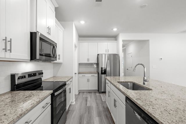45 Hunting Pl, Georgetown, SC 29440