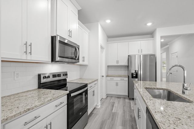 45 Hunting Pl, Georgetown, SC 29440