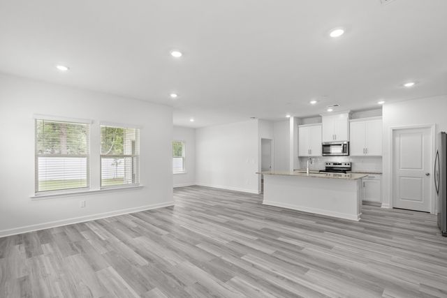 45 Hunting Pl, Georgetown, SC 29440