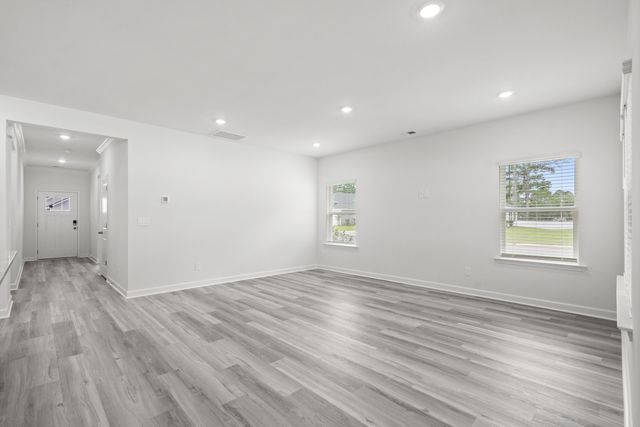 45 Hunting Pl, Georgetown, SC 29440