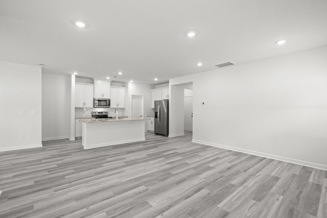 45 Hunting Pl, Georgetown, SC 29440