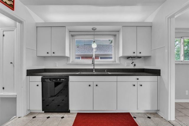 22641 Millenbach Street, St. Clair Shores, MI 48081