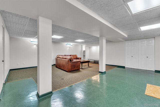 22641 Millenbach Street, St. Clair Shores, MI 48081