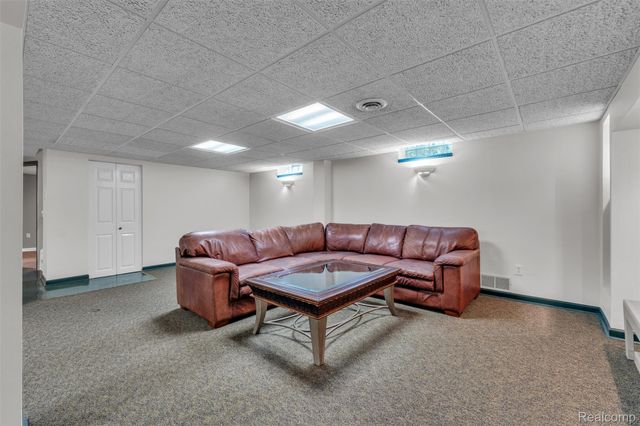 22641 Millenbach Street, St. Clair Shores, MI 48081