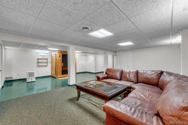 22641 Millenbach Street, St. Clair Shores, MI 48081