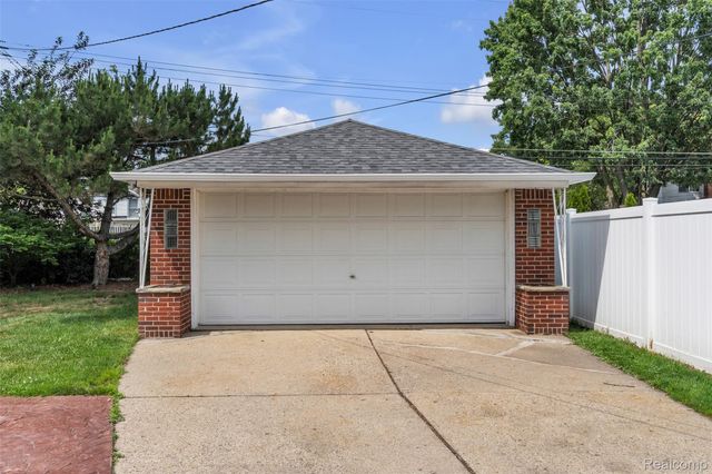 22641 Millenbach Street, St. Clair Shores, MI 48081