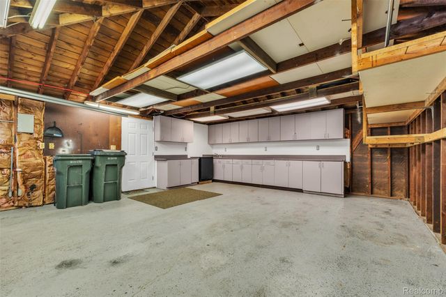22641 Millenbach Street, St. Clair Shores, MI 48081