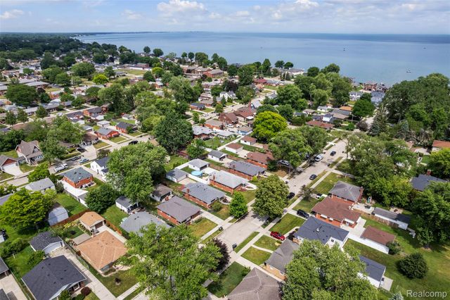 22641 Millenbach Street, St. Clair Shores, MI 48081