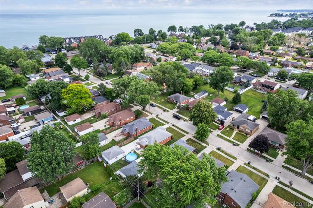 22641 Millenbach Street, St. Clair Shores, MI 48081