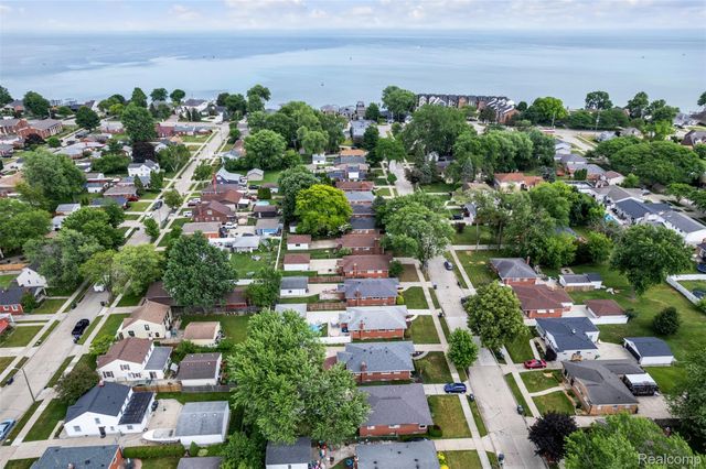 22641 Millenbach Street, St. Clair Shores, MI 48081