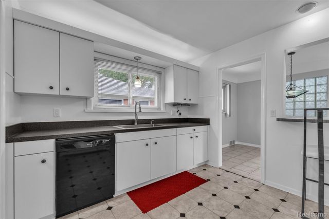 22641 Millenbach Street, St. Clair Shores, MI 48081