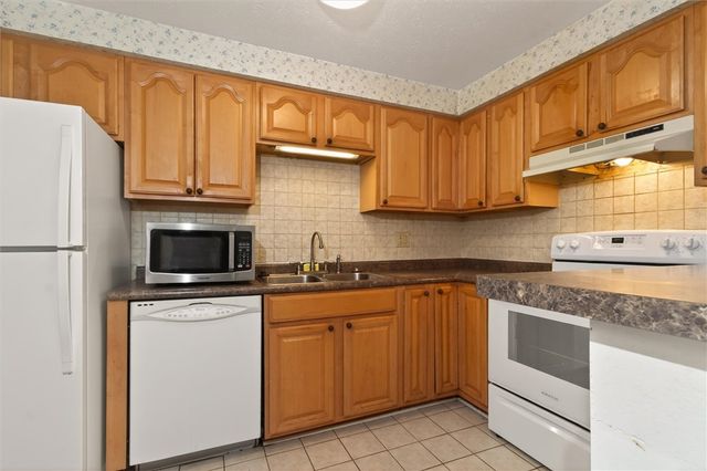 10 Hanningfield Circle, Perinton, NY 14450