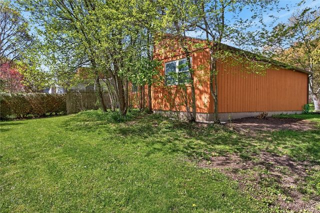 10 Hanningfield Circle, Perinton, NY 14450
