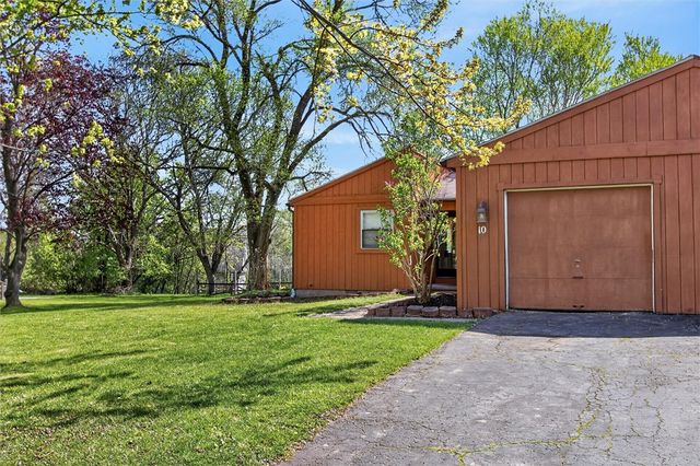 10 Hanningfield Circle, Perinton, NY 14450