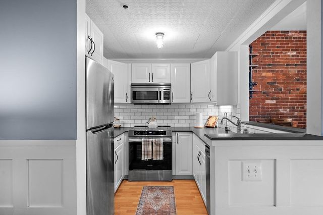 50 Rantoul St 310, Beverly, MA 01915